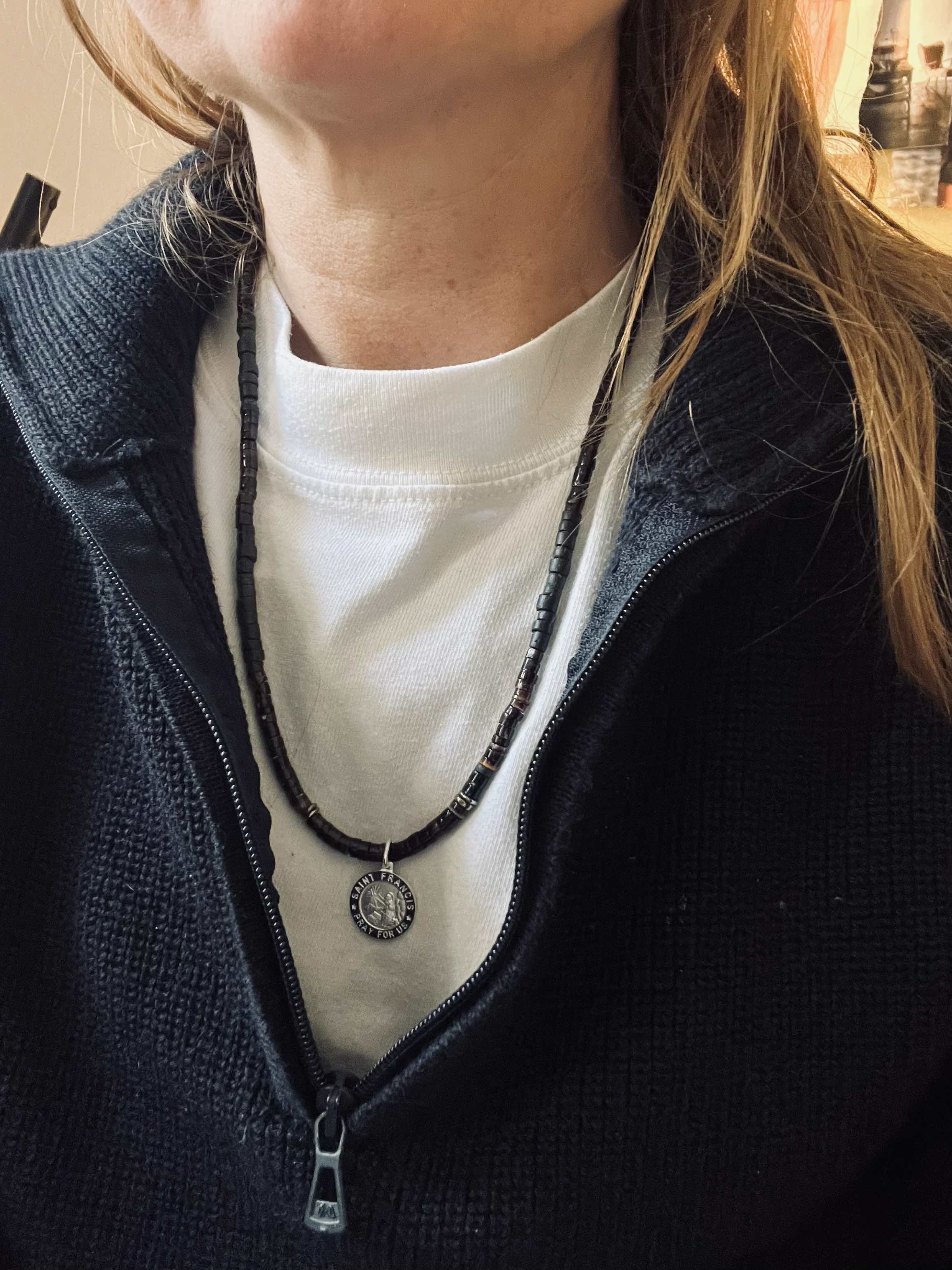 WAYDA jewelry – ANTHOLOGY PENELOPE No.7 necklace side view"