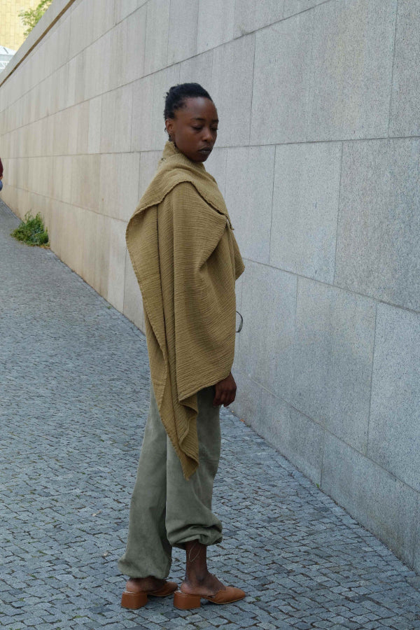 WAYDA Musselin Tuch aus 100% Baumwolle in Bronze Größe BIG 140x140cm.