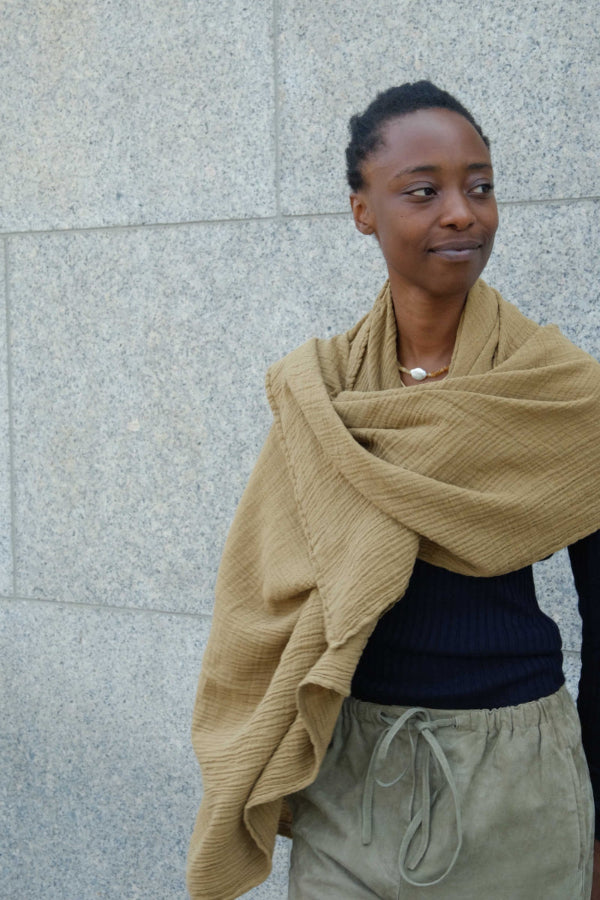 WAYDA Musselin Tuch aus 100% Baumwolle in Bronze Größe BIG 140x140cm.