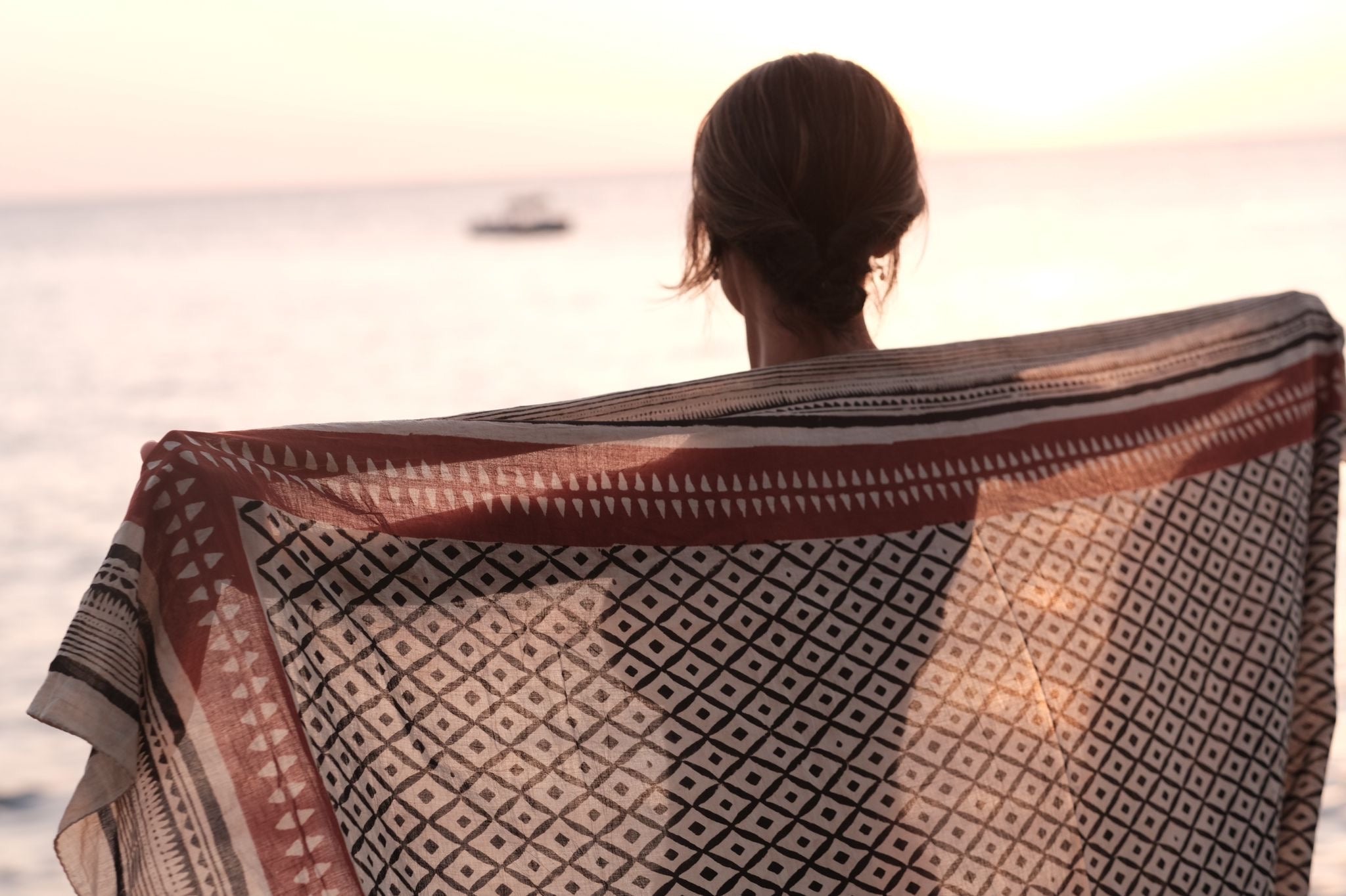 INDIA BOHO SCARF HAND-MADE BLOCKPRINT: PAISLEY RED WITH WOVEN BORDER-10