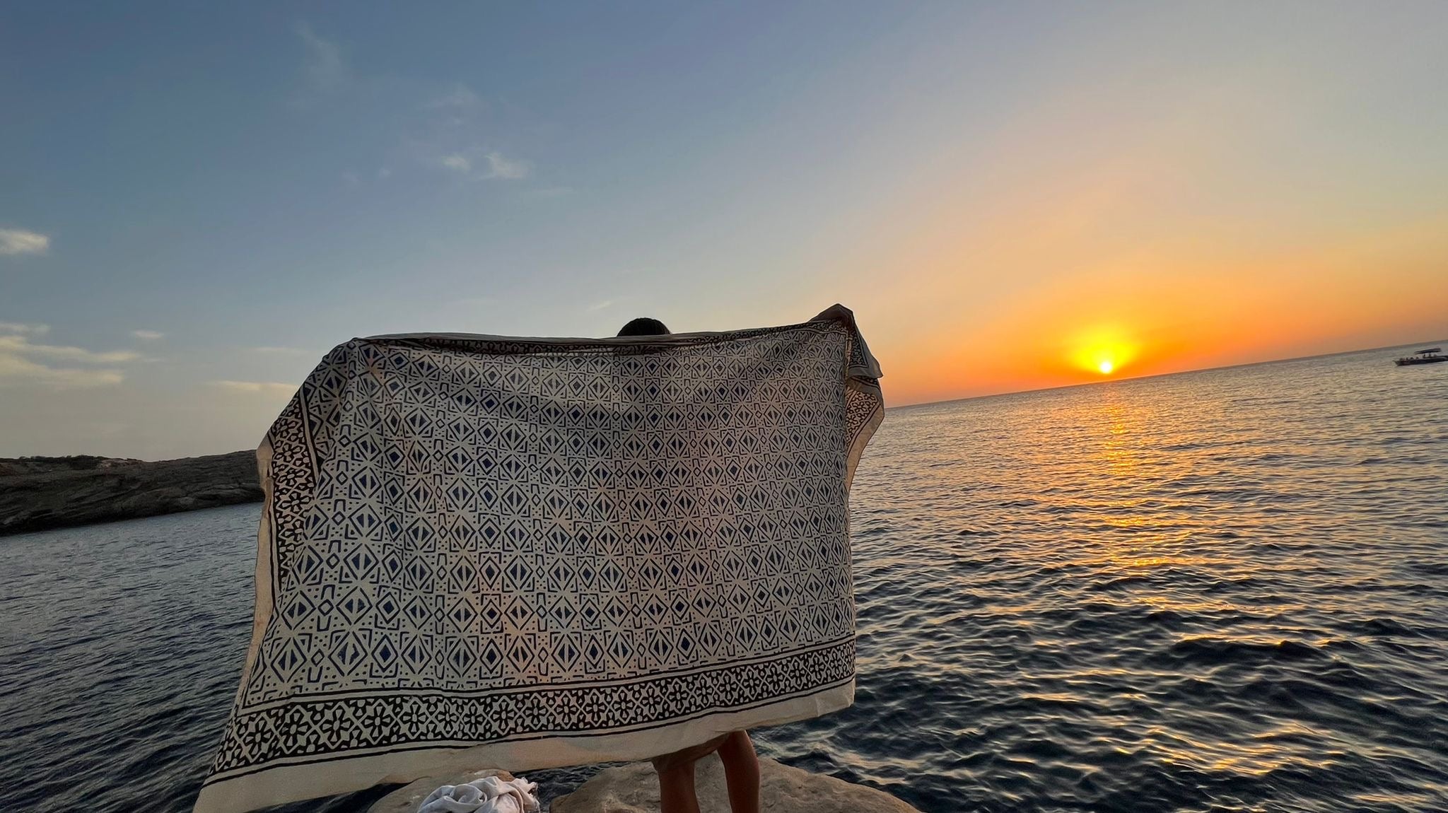 NEW INDIA BOHO SCARF HAND-MADE BLOCKPRINT: BLUE GEORGIA WITH WOVEN BORDER-4